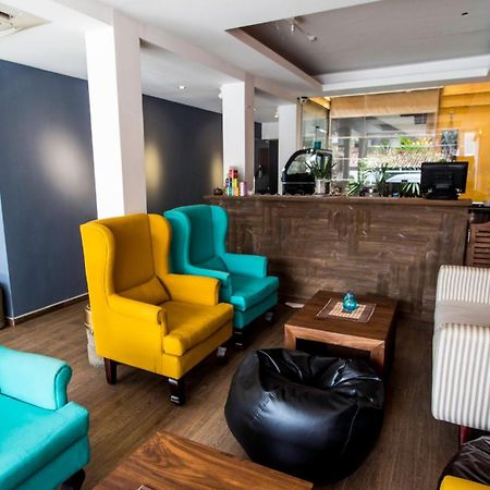 Teatalk Hotel Коломбо Екстериор снимка