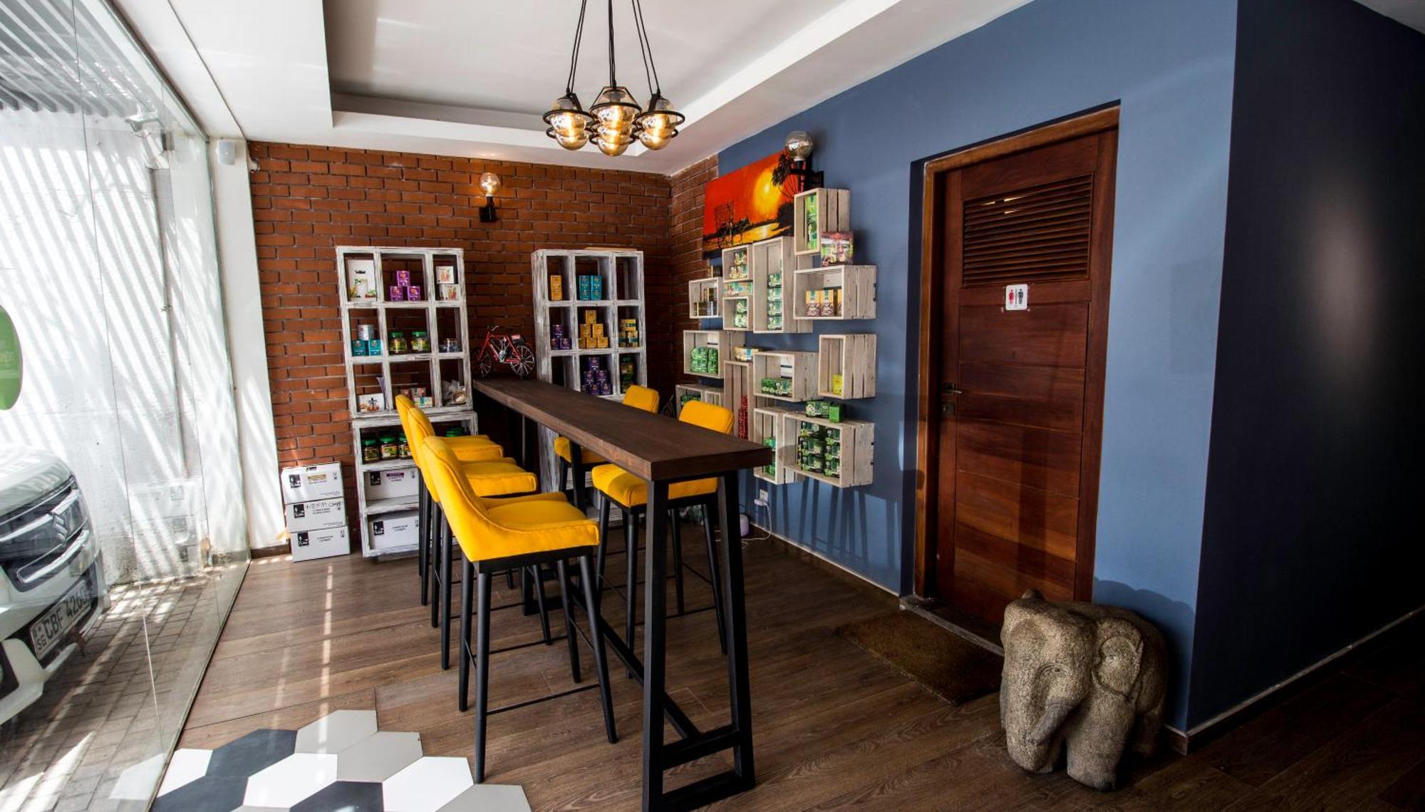 Teatalk Hotel Коломбо Екстериор снимка