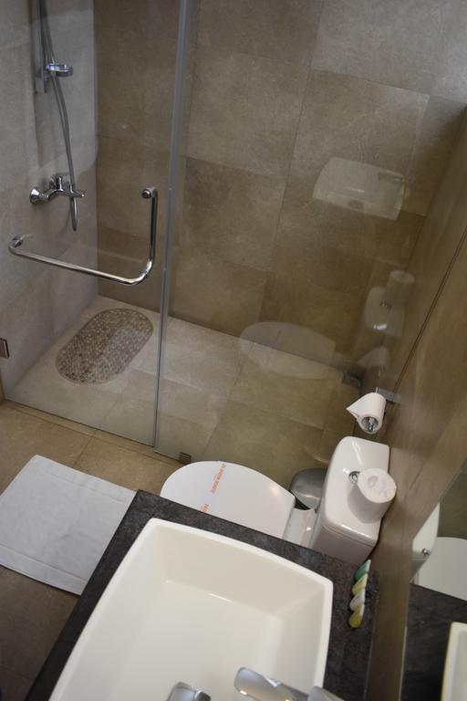 Teatalk Hotel Коломбо Екстериор снимка