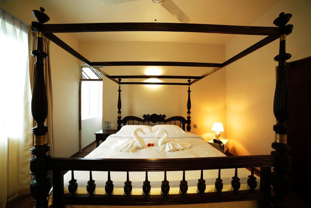 Teatalk Hotel Коломбо Екстериор снимка
